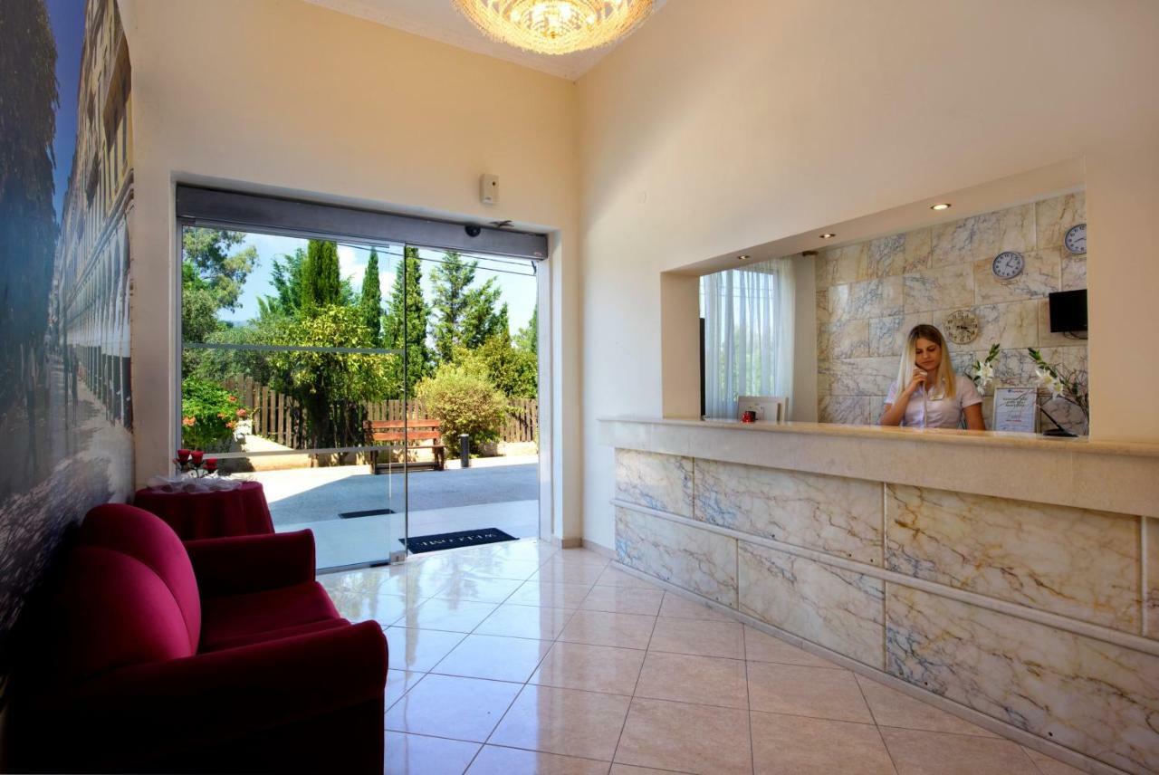 דאסיה Amalia Hotel - Adults Only מראה חיצוני תמונה