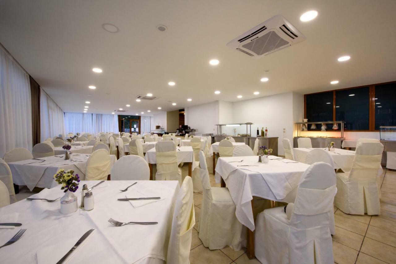 דאסיה Amalia Hotel - Adults Only מראה חיצוני תמונה